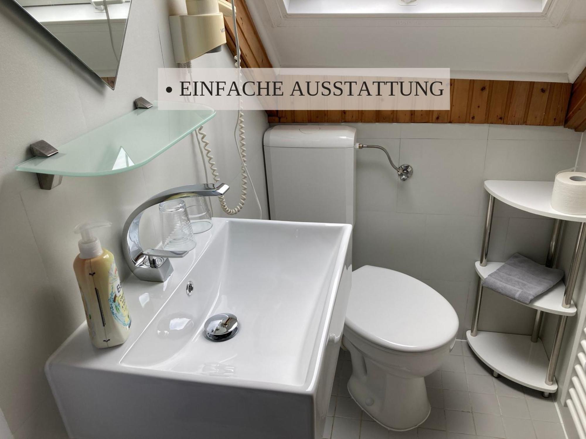 Haus Krabbe Zimmer Ohne Kueche, Fuer 1-2 Personen, Doppelbett, Zentral Gelegen Zwischen Cuxhaven Und Bremerhaven, Hunde Kostenfrei Willkommen, Kostenfreier Parkplatz 뢰멘 외부 사진
